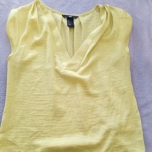 Yellow short sleeve top